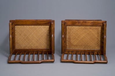 Une paire de chaises chinoises en bois huanghuali, R&eacute;publique, 20&egrave;me