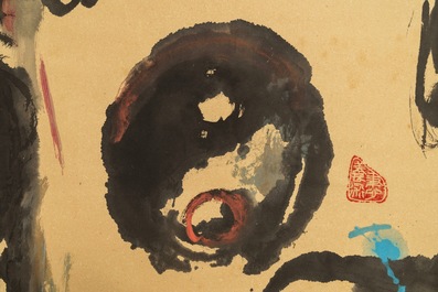 Ecole chinoise, 20&egrave;me: Deux figures et calligraphie, encre et couleurs sur papier, mont&eacute; en rouleau