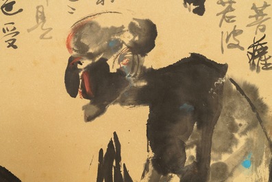 Chinese school, 20e eeuw: Twee figuren en kalligrafie, inkt en kleur op papier, op rol gemonteerd