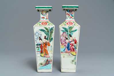 Une paire de vases de forme carr&eacute; en porcelaine de Chine famille rose, Yongzheng