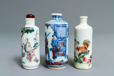 Drie Chinees porseleinen snuifflessen, 19/20e eeuw