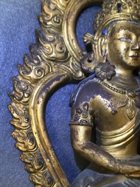 Une figure d'Amitayus en bronze dor&eacute; dat&eacute;e 1770, Sino-Tibet, Qianlong