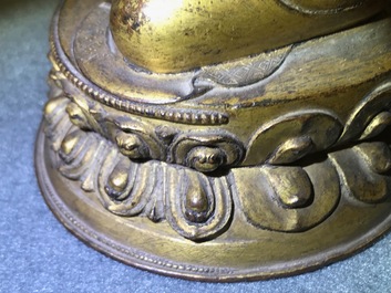 Une figure de Bouddha Shakyamuni en bronze dor&eacute;, Tibet, 15/16&egrave;me