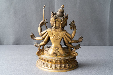 Une figure d'Ushnishavijaya en bronze dor&eacute; incrust&eacute;, Sino-Tibet, 17/18&egrave;me