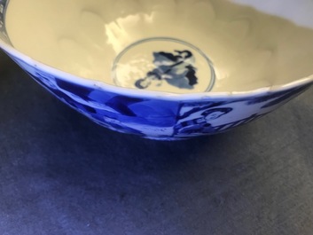 Un bol en porcelaine de Chine bleu et blanc, marque 'Qi Yu bao ding zhi zhen', Kangxi