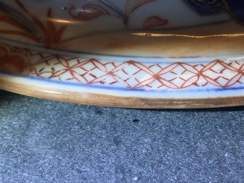 Un grand vase couvert en porcelaine de Chine de style Imari, Kangxi
