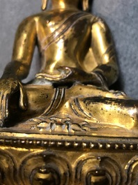 Two Sino-Tibetan gilt bronze figures of Buddha Shakyamuni and Avalokiteshvara, 18/19th C.