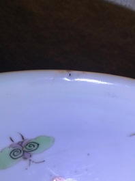 Un plat en porcelaine de Chine famille verte &agrave; d&eacute;cor d'un oiseau, Kangxi