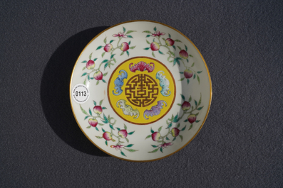 A Chinese famille rose 'bats and peaches' plate, Guangxu mark, 19/20th C.