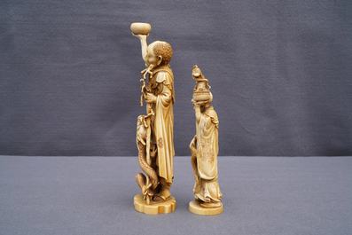 Deux okimonos en ivoire sculpt&eacute;, Japon, Meiji, 19&egrave;me