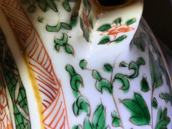 Un pot &agrave; chaux en porcelaine de Chine famille verte pour le Vietnam, Kangxi