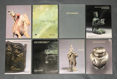 Een lot catalogi Chinese kunst: Eskenazi, Spink &amp; Son, Sotheby's e.a. en 33 magazines Arts of Asia