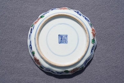 Een Chinese wucai ko-sometsuke schotel voor de Japanse markt, Fu merk, Tianqi