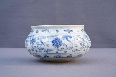 A Chinese blue and white Buddhist alms bowl &lsquo;bo&rsquo;, Xuande inscription, 19/20th C.
