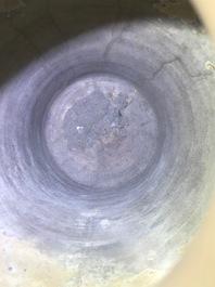 Un grand vase de forme meiping en gr&egrave;s fahua, Chine, Ming