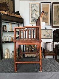 Une paire de chaises chinoises en bois huanghuali, R&eacute;publique, 20&egrave;me