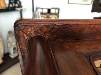 Une paire de chaises chinoises en bois huanghuali, R&eacute;publique, 20&egrave;me