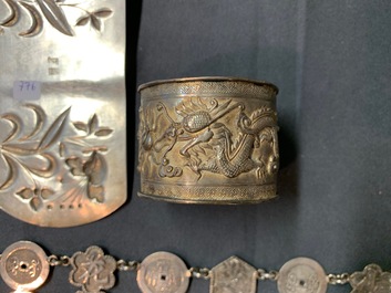 Een collectie divers Chinees zilver, 19/20e eeuw