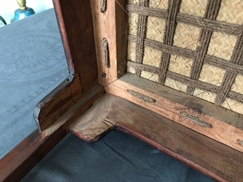 Une paire de chaises chinoises en bois huanghuali, R&eacute;publique, 20&egrave;me