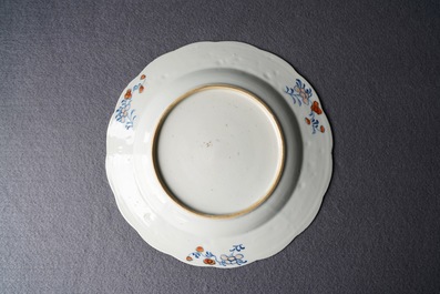 Un vase de forme carr&eacute; en porcelaine de Chine qianjiang cai, sign&eacute; Ma Qing Yun, dat&eacute; 1907