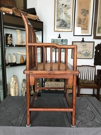 Une paire de chaises chinoises en bois huanghuali, R&eacute;publique, 20&egrave;me