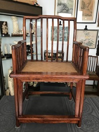 Une paire de chaises chinoises en bois huanghuali, R&eacute;publique, 20&egrave;me