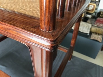 Une paire de chaises chinoises en bois huanghuali, R&eacute;publique, 20&egrave;me