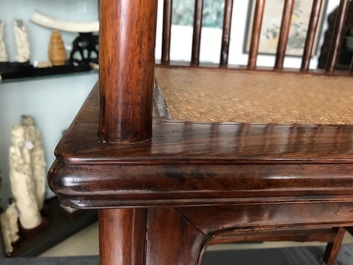 Une paire de chaises chinoises en bois huanghuali, R&eacute;publique, 20&egrave;me