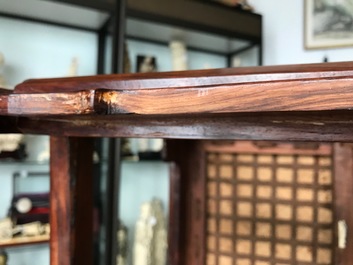 Une paire de chaises chinoises en bois huanghuali, R&eacute;publique, 20&egrave;me