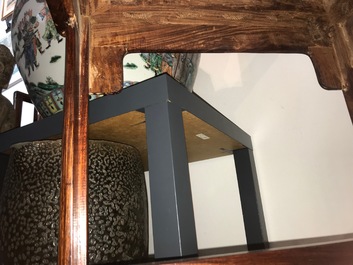 Une paire de chaises chinoises en bois huanghuali, R&eacute;publique, 20&egrave;me