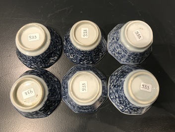 Fifteen Chinese blue and white cups and 19 saucers, Kangxi