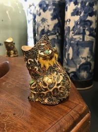 Een Chinese cloisonn&eacute; replica van Zhang Hengs aardbevingsmeter, 20e eeuw