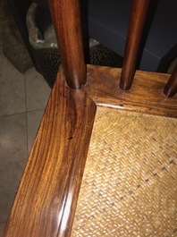 Une paire de chaises chinoises en bois huanghuali, R&eacute;publique, 20&egrave;me