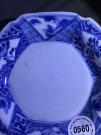 Une th&eacute;i&egrave;re d'apr&egrave;s un mod&egrave;le en Yixing et une assiette &agrave; d&eacute;cor anhua en porcelaine de Chine bleu et blanc, Tianqi et Kangxi