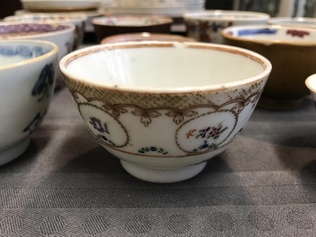 Une collection de 23 tasses et 33 soucoupes en porcelaine de Chine et de Japon, 18/19&egrave;me