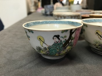 Une collection de 23 tasses et 33 soucoupes en porcelaine de Chine et de Japon, 18/19&egrave;me