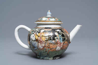 Een Chinese famille rose theepot met doorlopend decor, Yongzheng