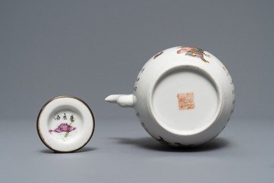 Une th&eacute;i&egrave;re couverte en porcelaine de Chine famille rose &agrave; d&eacute;cor 'Wu Shuang Pu', marque de Daoguang, 19&egrave;me
