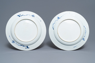 Deux plats en porcelaine de Chine bleu et blanc &agrave; d&eacute;cor de 'La Romance de la chambre de l'ouest', Yongzheng