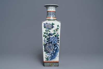A square Chinese famille verte vase with floral design, 19th C.