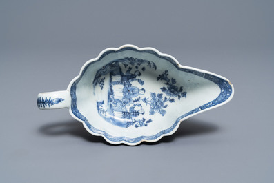 Un service de 119 pi&egrave;ces en porcelaine de Chine bleu et blanc &agrave; d&eacute;cor de 'La Romance de la chambre de l'ouest', Qianlong