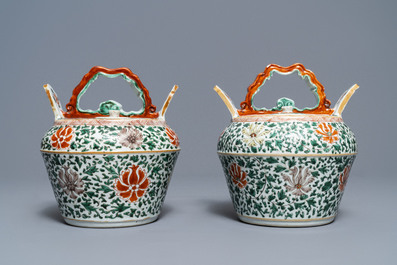 A pair of Chinese famille verte lime pots for the Vietnamese market, Kangxi