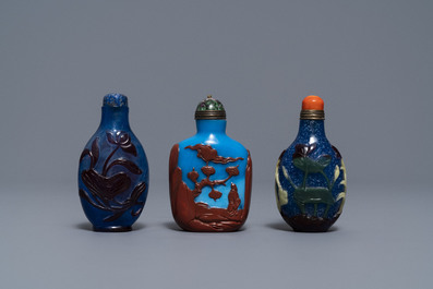 Zes Chinese snuifflessen in meerlagig glas, 19/20e eeuw