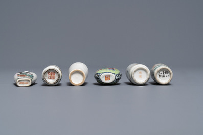 Twelve Chinese famille rose and verte porcelain snuff bottles, 19/20th C.