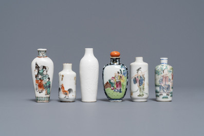 Twelve Chinese famille rose and verte porcelain snuff bottles, 19/20th C.