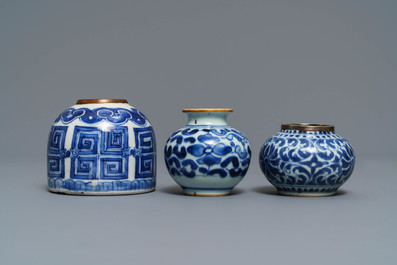 Three Chinese blue and white Vietnamese market 'Bleu de Hue' jars and brush washers, 19th C.