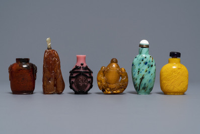 Twelve various Chinese snuff bottles, 20th C.