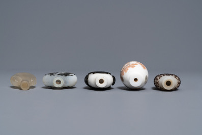 Twelve various Chinese snuff bottles, 20th C.