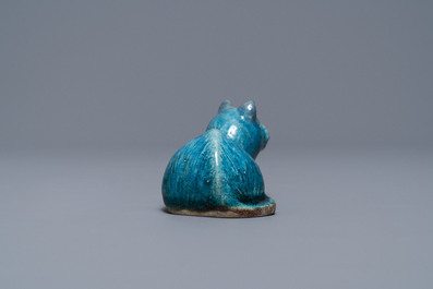 A Chinese turquoise-glazed model of a toad, a cat and a blue and white snuff bottle, Kangxi and 19th C.