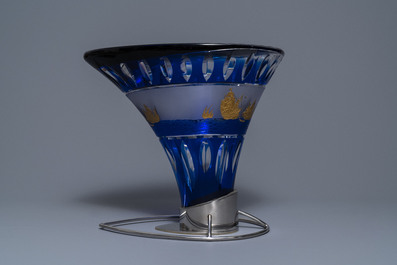 Frans van Praet (Belgi&euml;, 1937) voor Val Saint Lambert: een kristallen kruk voor de expo Sevilla 1992